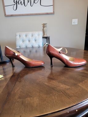 Hype Classic Women's Mary Jane Heel in Brown Leather